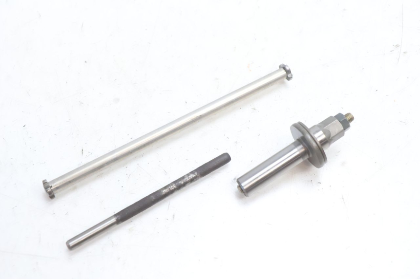 photo de ALBERO FRIZIONE SUZUKI GSR 600 (2005 - 2012) - Dettaglio del componente
