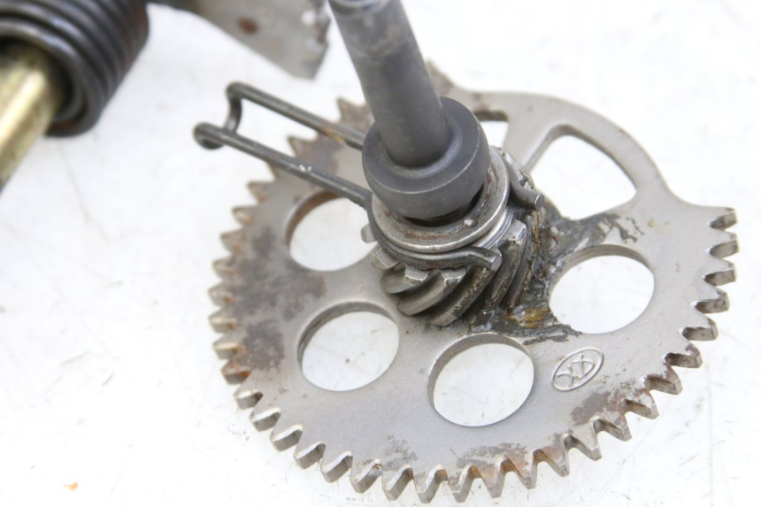 photo de ALBERO AVVIAMENTO RAZZO STEED 125 (2012 - 2018) - Primo piano tecnico