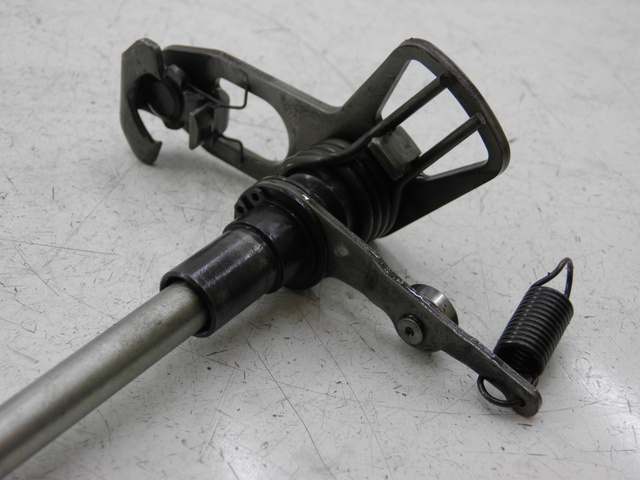 photo de Albero selettore YAMAHA FJR 1300 (2004 - 2005) - Zoom sullo stato d'uso