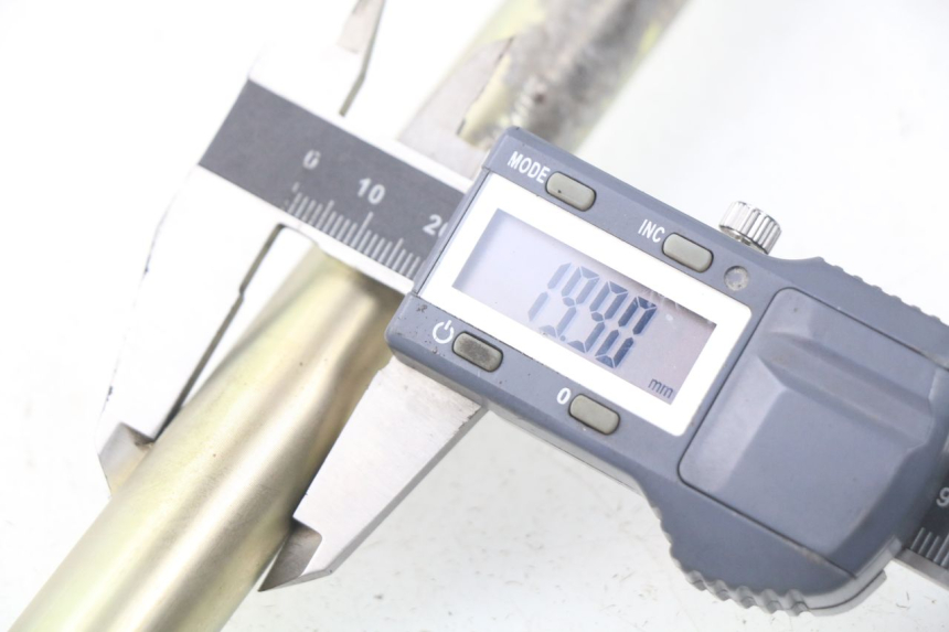 photo de ASSE BRACCIO OSCILLANTE MV AGUSTA BRUTALE R WALLY 910 (2008 - 2008) - Altra angolazione