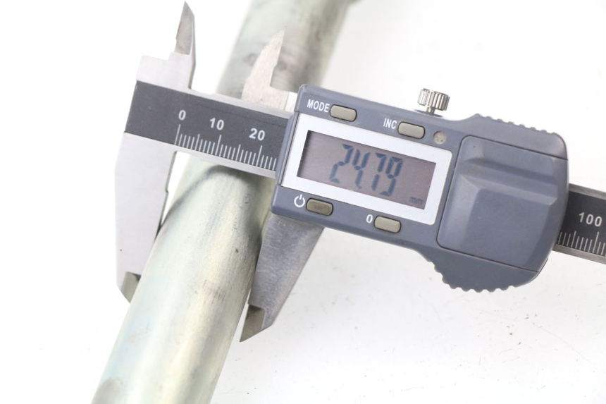 photo de ASSE BRACCIO OSCILLANTE HONDA CBR 929 RR FIREBLADE 900 (2000 - 2001) - Primo piano tecnico