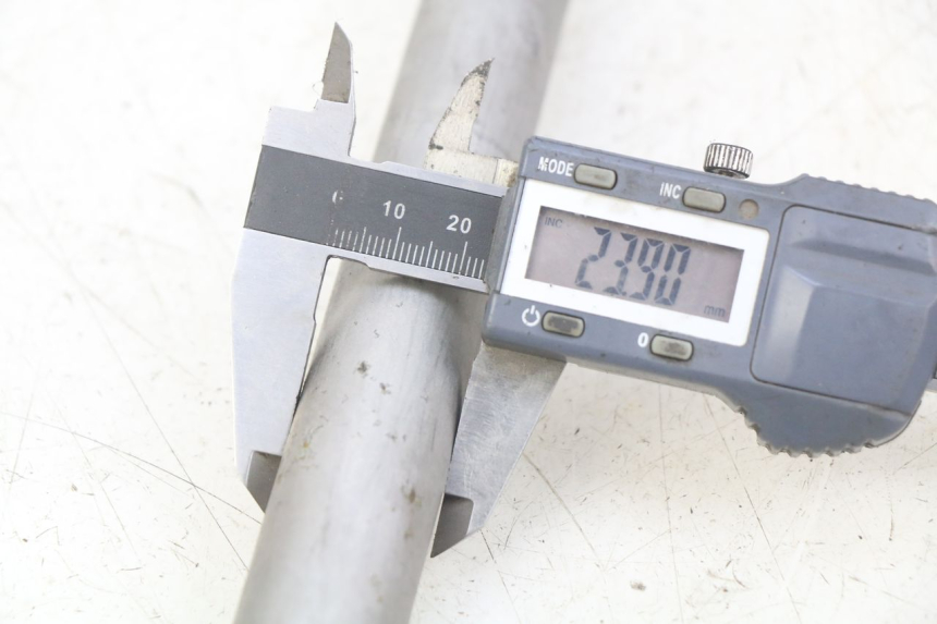 photo de ASSE BRACCIO OSCILLANTE BMW F GS K81 850 (2018 - 2023) - Zoom sullo stato d'uso