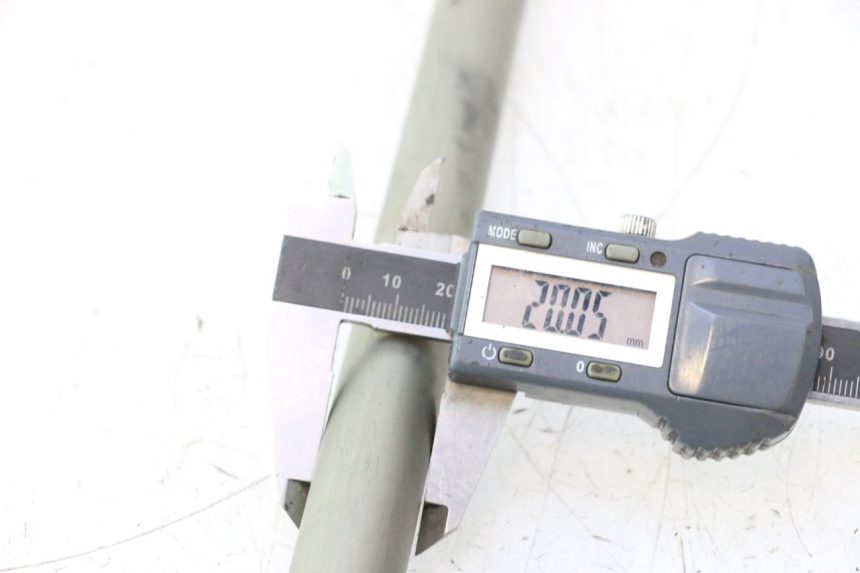 photo de ASSE BRACCIO OSCILLANTE YAMAHA FZ8 800 (2010 - 2016) - Zoom sullo stato d'uso