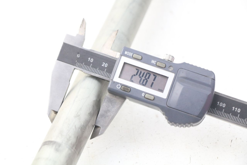 photo de ASSE BRACCIO OSCILLANTE SUZUKI GSX-R GSXR 600 (2001 - 2003) - Altra angolazione