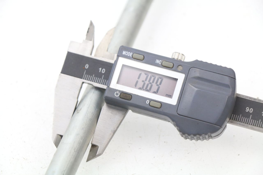 photo de ASSE BRACCIO OSCILLANTE SUZUKI GSXF GSX F 600 (1988 - 1997) - Altra angolazione