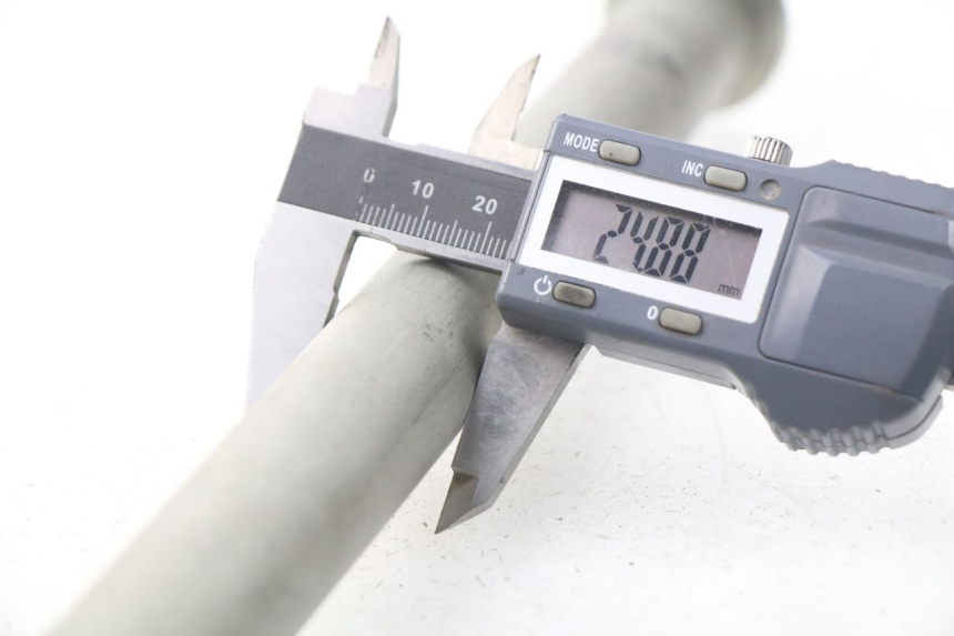 photo de ASSE BRACCIO OSCILLANTE TRIUMPH SPRINT ST ABS 1050 (2005 - 2007) - Altra angolazione