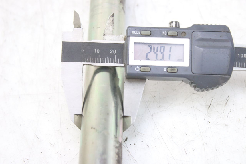 photo de ASSE BRACCIO OSCILLANTE TRIUMPH SPRINT ST 955 (1999 - 2001) - Zoom sullo stato d'uso