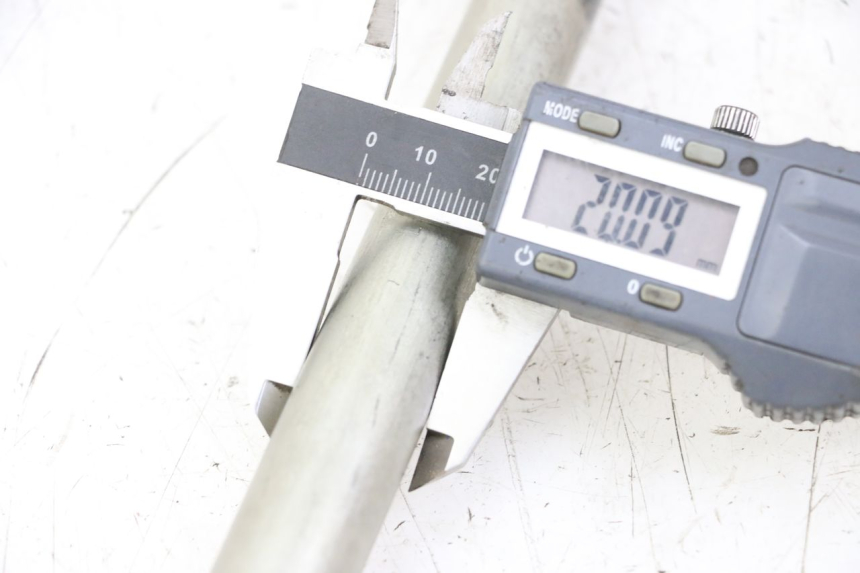 photo de ASSE BRACCIO OSCILLANTE SUZUKI GSX F GSXF 650 (2007 - 2015) - Dettaglio del componente