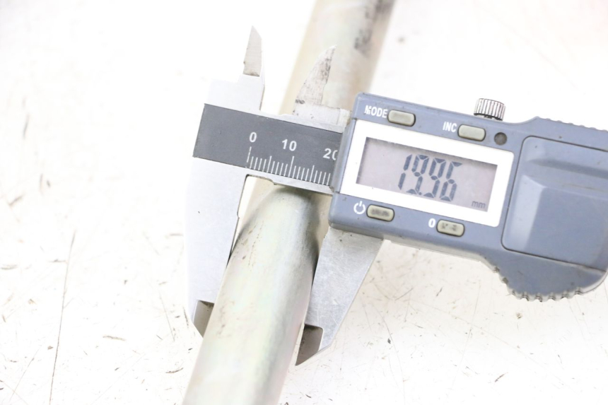 photo de ASSE BRACCIO OSCILLANTE SUZUKI GSX F GSXF 650 (2007 - 2015) - Dettaglio del componente