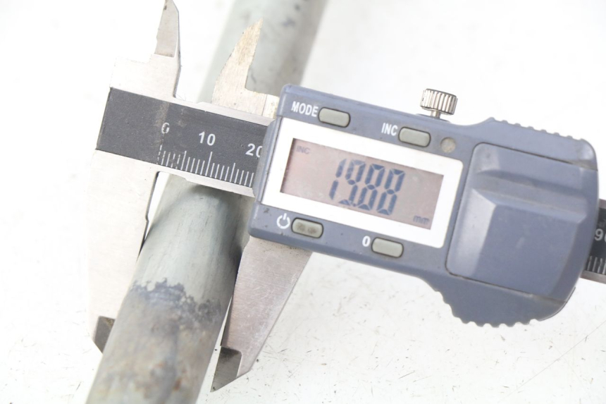 photo de ASSE BRACCIO OSCILLANTE SUZUKI SV S 650 (1999 - 2002) - Zoom sullo stato d'uso