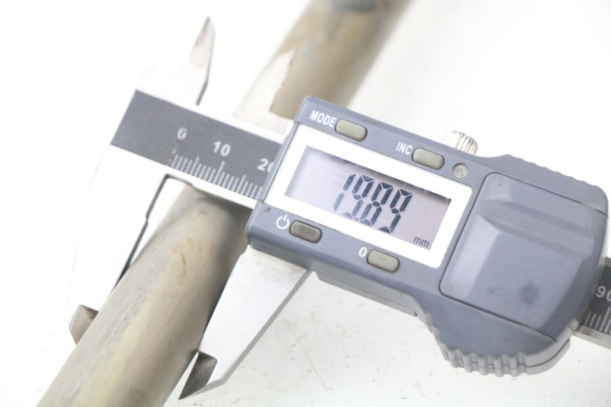 photo de ASSE BRACCIO OSCILLANTE YAMAHA TDM ABS 900 (2002 - 2014) - Zoom sullo stato d'uso