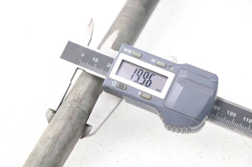 photo de ASSE BRACCIO OSCILLANTE YAMAHA TDM ABS 900 (2002 - 2014) - Altra angolazione