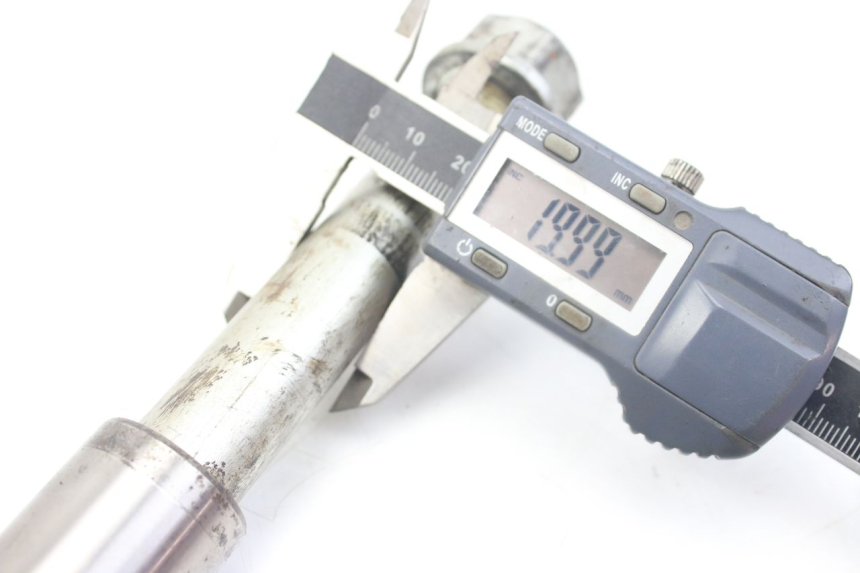 photo de ASSE BRACCIO OSCILLANTE HONDA VFR FI RC46 800 (1998 - 2001) - Zoom sullo stato d'uso