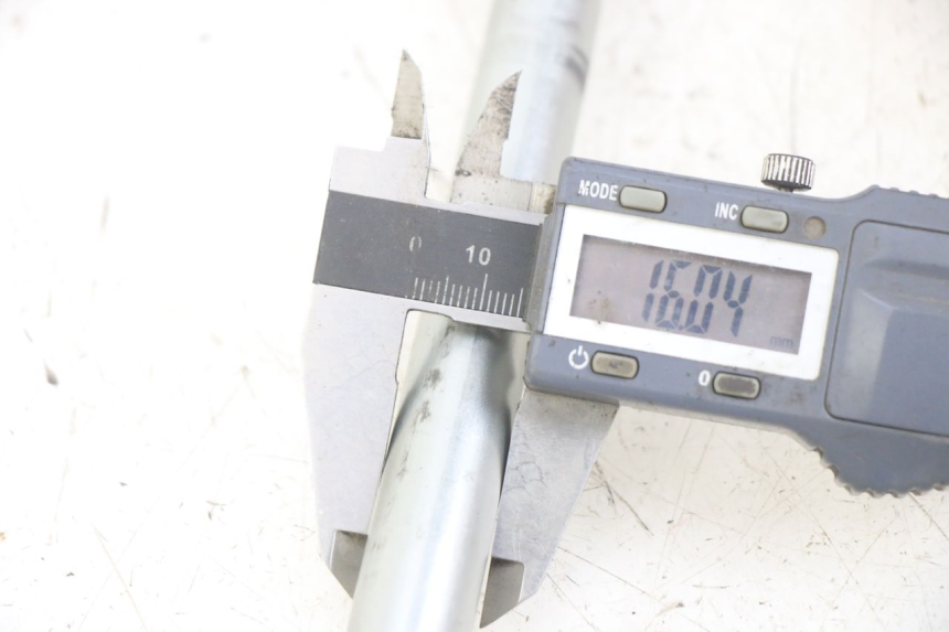 photo de ASSE BRACCIO OSCILLANTE YAMAHA XJN DIVERSION 600 (2000 - 2003) - Dettaglio del componente