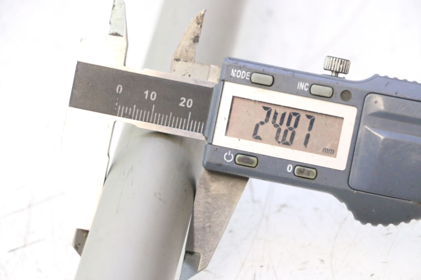 photo de ASSE FORCELLONE YAMAHA YZF R6 600 (2008 - 2009) - Primo piano tecnico