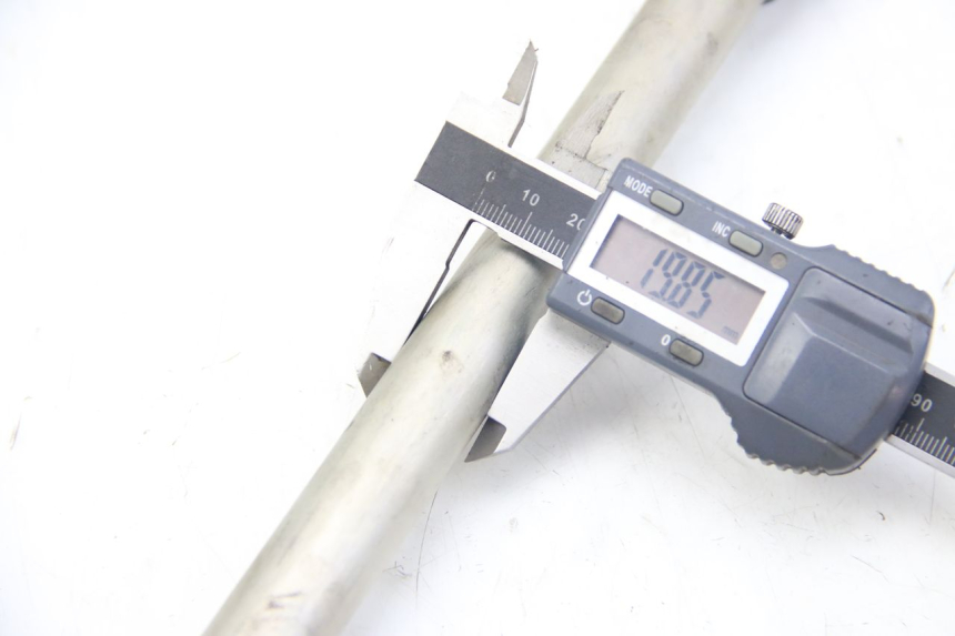 photo de ASSE BRACCIO OSCILLANTE KAWASAKI Z ABS 1000 (2014 - 2020) - Zoom sullo stato d'uso