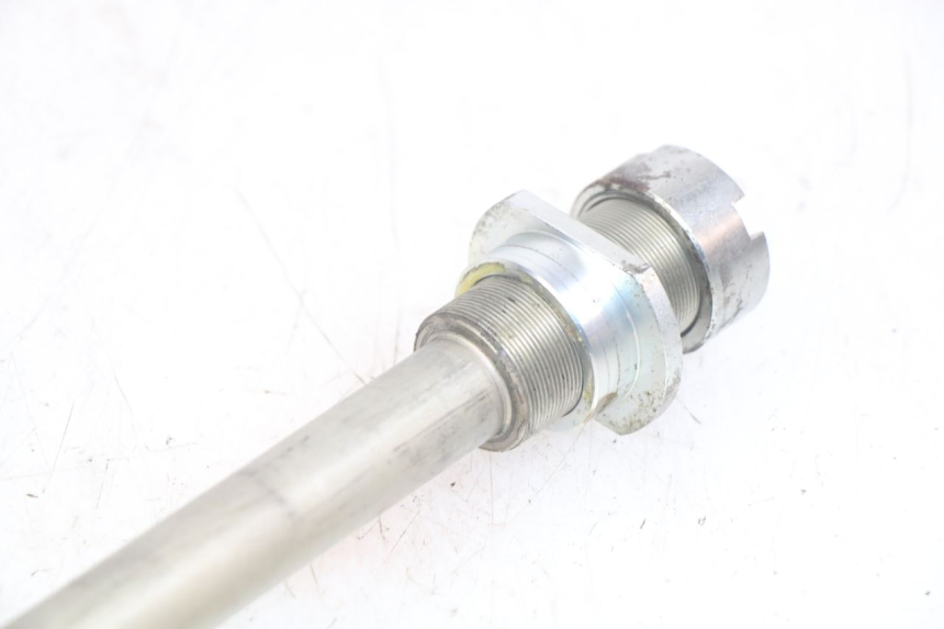 photo de ASSE BRACCIO OSCILLANTE KAWASAKI Z 750 (2007 - 2013) - Dettagli dei punti di fissaggio