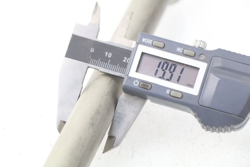 photo de ASSE BRACCIO OSCILLANTE KAWASAKI Z Z900 900 (2017 - 2019) - Altra angolazione