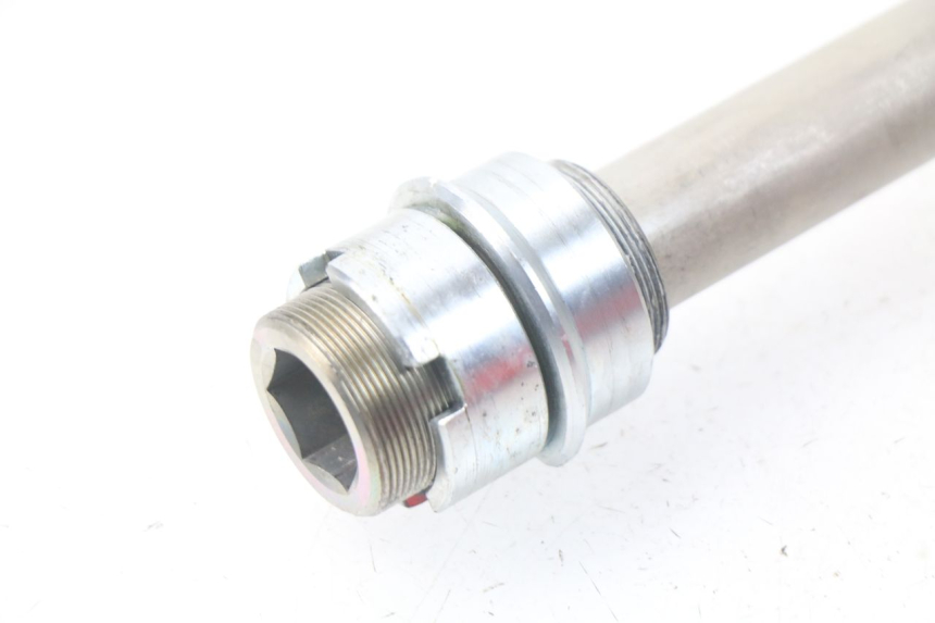 photo de ASSE BRACCIO OSCILLANTE KAWASAKI Z Z900 900 (2017 - 2019) - Primo piano tecnico