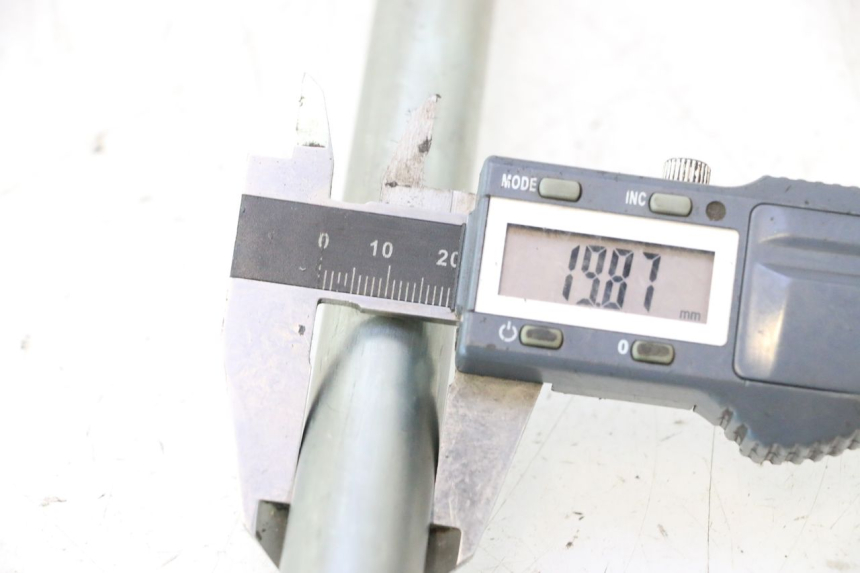 photo de ASSE BRACCIO OSCILLANTE KAWASAKI ZZR 600 (1995 - 2004) - Zoom sullo stato d'uso