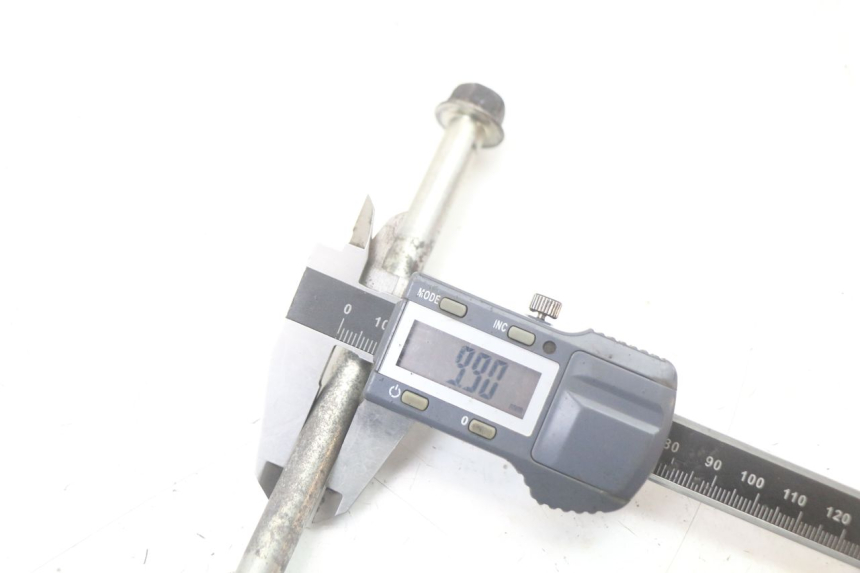 photo de ASSE MOTORE SUZUKI GSR 750 (2011 - 2017) - Dettagli dei punti di fissaggio