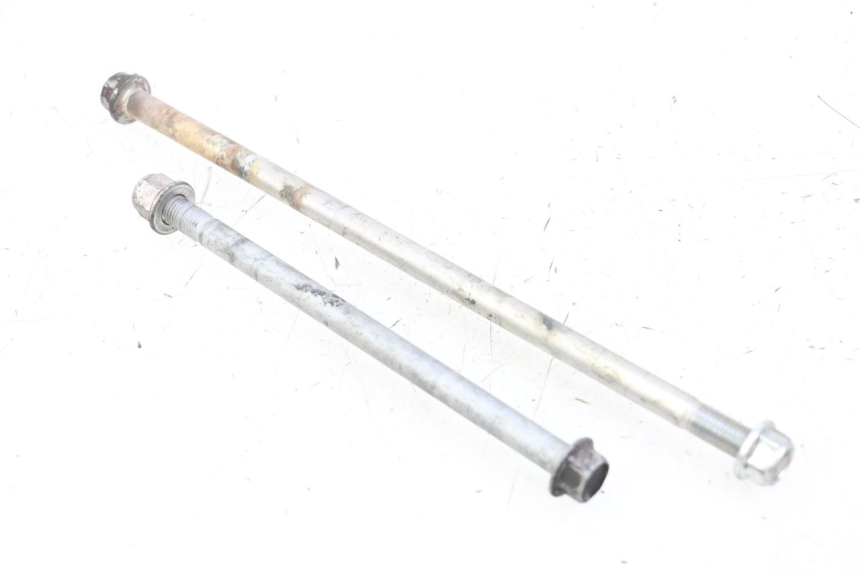 photo de ASSE MOTORE SUZUKI GSR 750 (2011 - 2017) - Dettagli dei punti di fissaggio