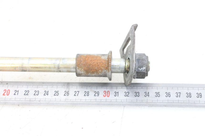 photo de Asse ruota posteriore HYOSUNG GV AQUILA 125 (2000 - 2009) - Zoom sullo stato d'uso