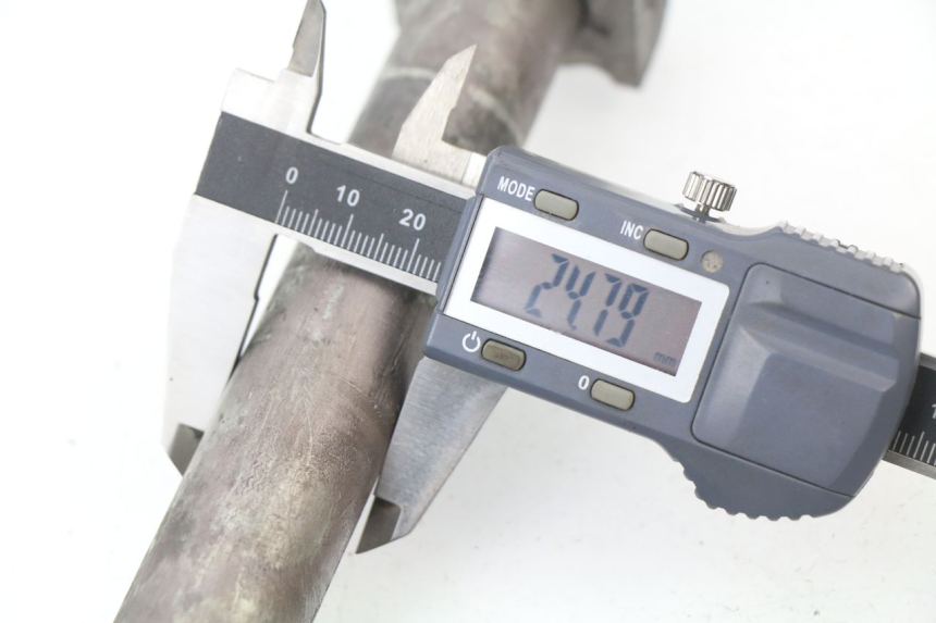 photo de ASSE HONDA CBR 929 RR FIREBLADE 900 (2000 - 2001) - Zoom sullo stato d'uso