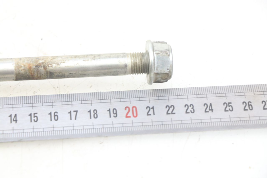 photo de ASSE RUOTA POSTERIORE HONDA CRF CR-F 125 (2022 - 2023) - Zoom sullo stato d'uso