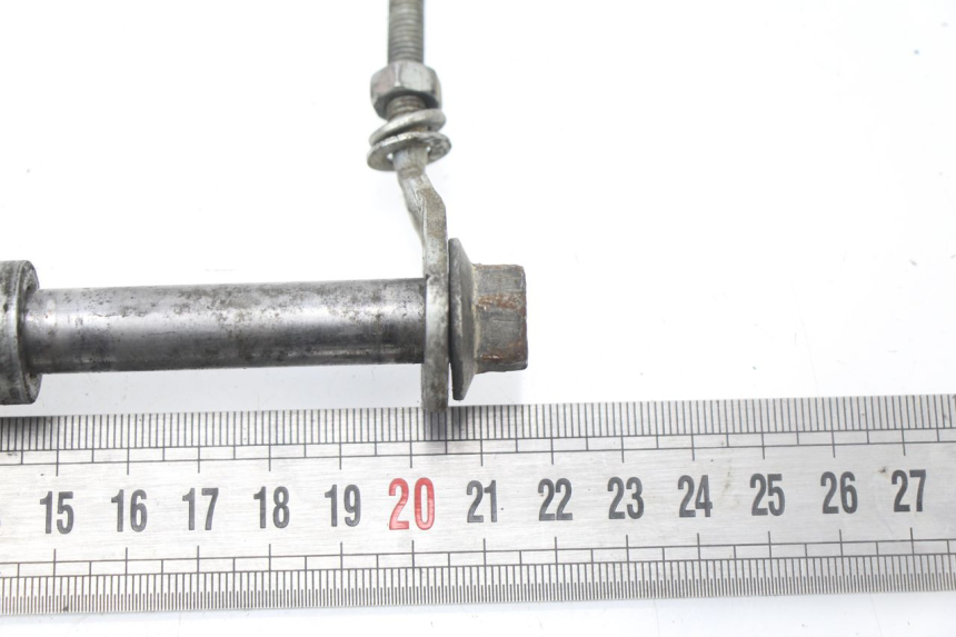 photo de ASSE DELLA RUOTA POSTERIORE HONDA CRF CR-F 100 (2004 - 2013) - Dettaglio del componente