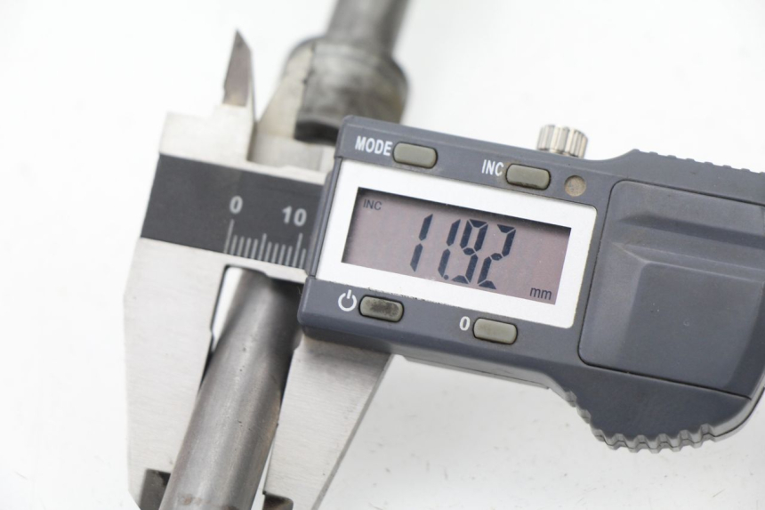 photo de ASSE DELLA RUOTA POSTERIORE HONDA CRF CR-F 100 (2004 - 2013) - Altra angolazione