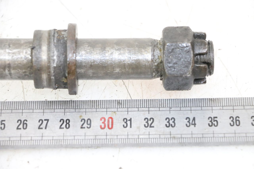 photo de Asse ruota posteriore KAWASAKI GTR 1000 (1994 - 2004) - Altra angolazione