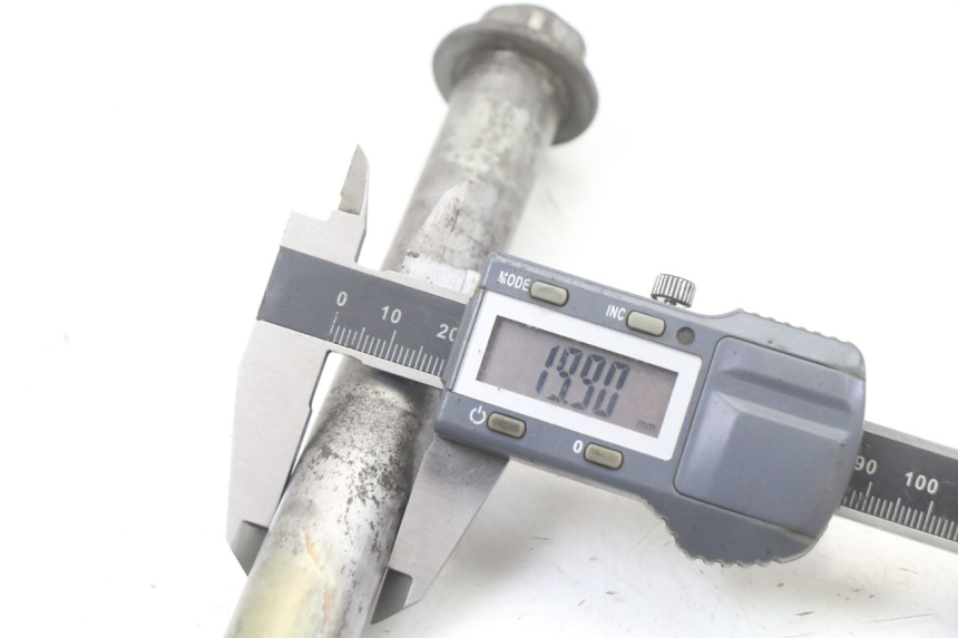 photo de ASSE RUOTA POSTERIORE KAWASAKI ZR7 ZR-7 S 750 (1999 - 2004) - Zoom sullo stato d'uso