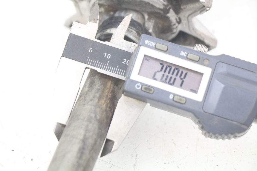 photo de ASSE RUOTA POSTERIORE YAMAHA MT-07 MT07 ABS 700 (2014 - 2017) - Dettaglio del componente