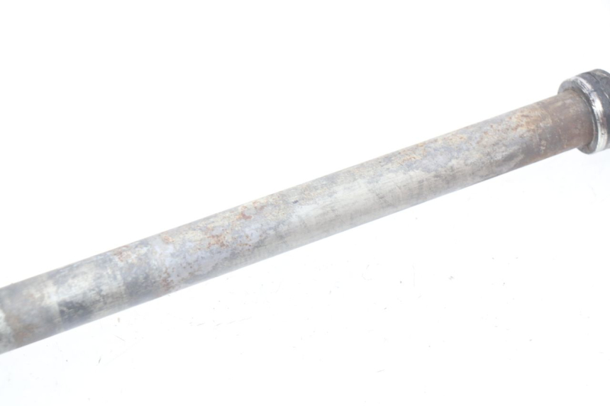 photo de ASSE RUOTA POSTERIORE YAMAHA MT-07 MT07 ABS 700 (2014 - 2017) - Primo piano tecnico