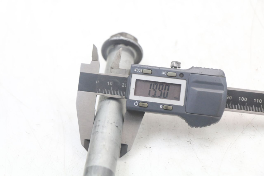 photo de ASSE RUOTA POSTERIORE HONDA NTV DEAUVILLE 650 (1998 - 2001) - Altra angolazione