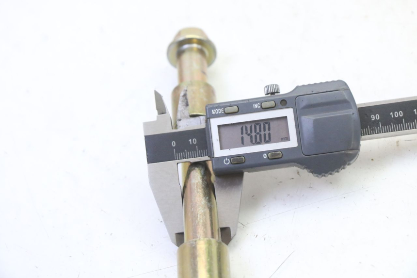 photo de ASSE RUOTA POSTERIORE APOLLO RFZ 125 - Primo piano tecnico