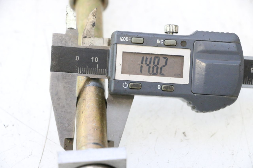photo de ASSE RUOTA POSTERIORE APOLLO RFZ 150 - Altra angolazione