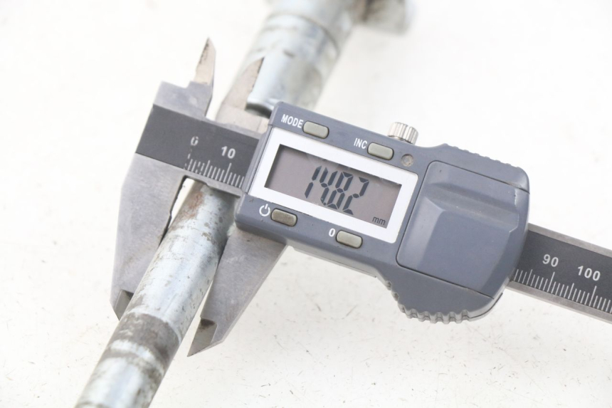 photo de ASSE RUOTA POSTERIORE MINI MX ROOKIE 125 - Primo piano tecnico