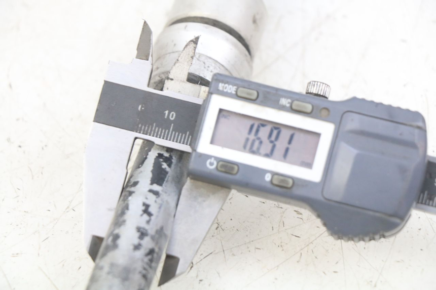 photo de ASSE RUOTA POSTERIORE GAS-GAS SM ROOKIE 50 (2001 - 2005) - Altra angolazione