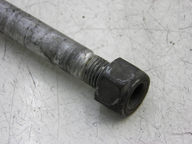 photo de ASSE RUOTA POSTERIORE SUZUKI TU X TUX VOLTY 125 (1999 - 2001) - Zoom sullo stato d'uso