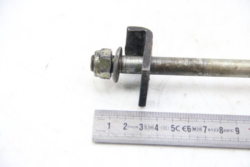 photo de ASSE RUOTA POSTERIORE APRILIA SX 50 (2011 - 2017) - Primo piano tecnico