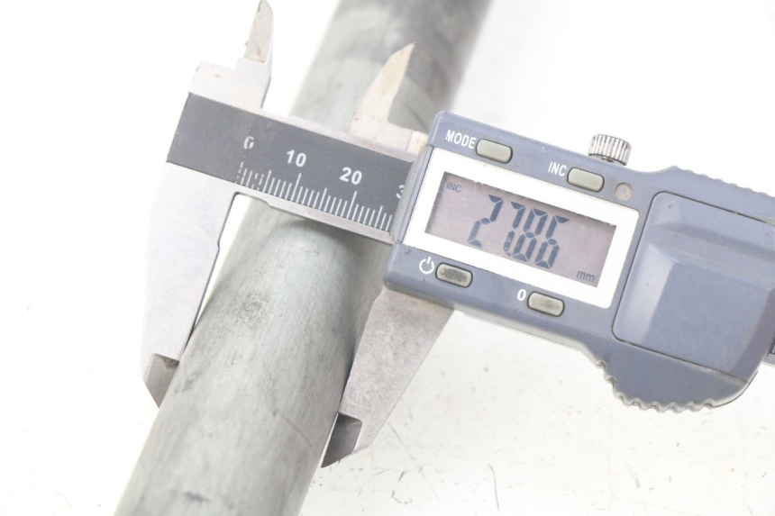 photo de ASSE RUOTA POSTERIORE SUZUKI TLS TL S 1000 (1997 - 2001) - Altra angolazione