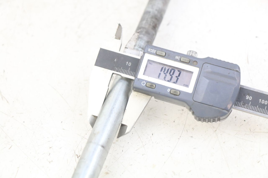 photo de ASSE RUOTA POSTERIORE DAELIM VL DAYSTAR 125 (2000 - 2011) - Dettaglio del componente