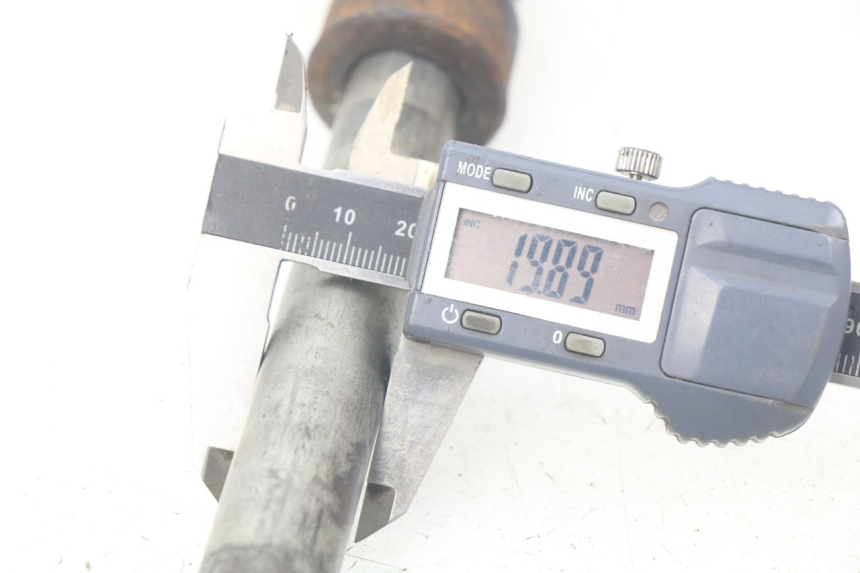 photo de ASSE RUOTA POSTERIORE SUZUKI XF FREEWIND 650 (1997 - 2003) - Zoom sullo stato d'uso