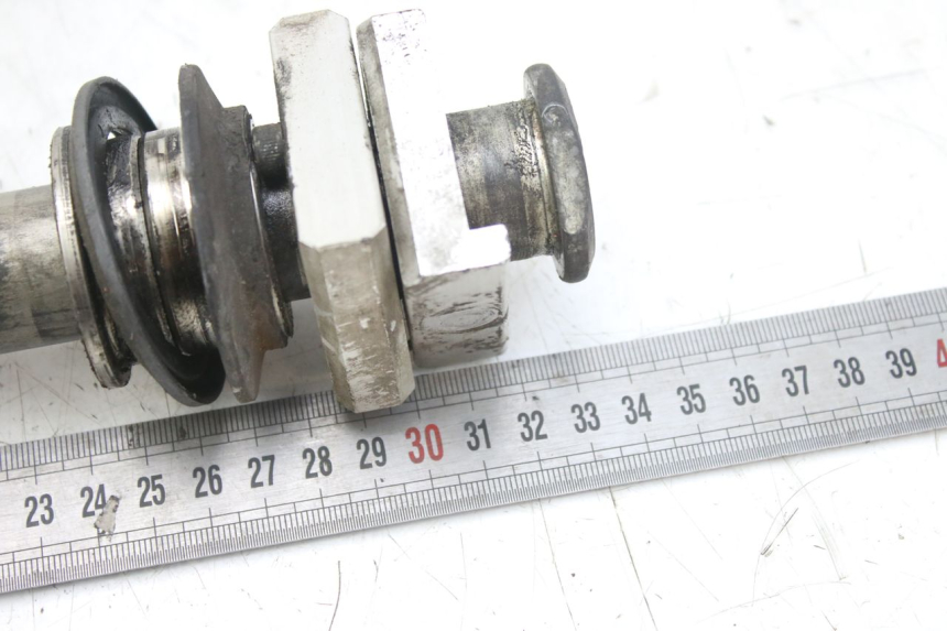 photo de ASSE RUOTA POSTERIORE YAMAHA YZF R1 1000 (2007 - 2008) - Altra angolazione