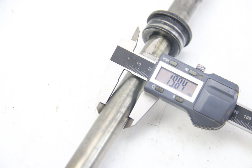 photo de ASSE RUOTA POSTERIORE KAWASAKI Z ABS 1000 (2014 - 2020) - Dettaglio del componente