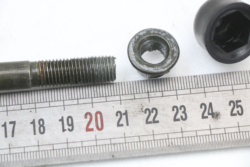 photo de ASSE RUOTA ANTERIORE E-MAX 80L 1 (2011 - 2014) - Zoom sullo stato d'uso