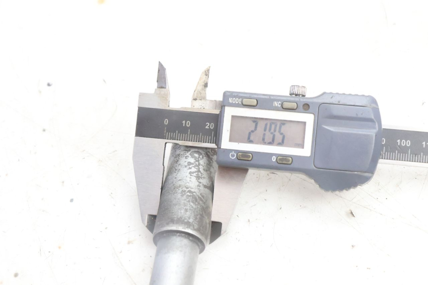 photo de ASSE RUOTA ANTERIORE BMW C1 125 (2000 - 2003) - Primo piano tecnico