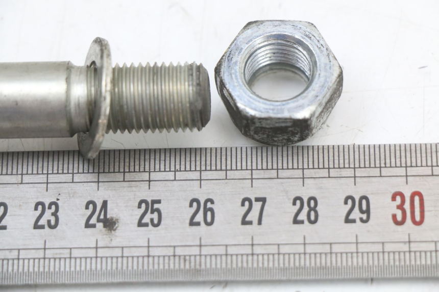 photo de ASSE RUOTA ANTERIORE PEUGEOT CITYSTAR 50 (2013 - 2017) - Zoom sullo stato d'uso